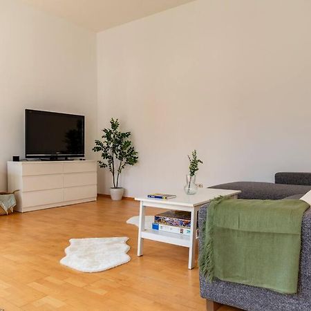 Savoir-Vivre In Unserer Zentralen Balkonwohnung Вена Экстерьер фото